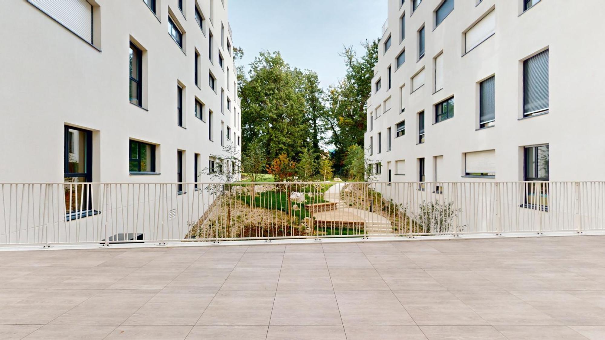 8 Apartment